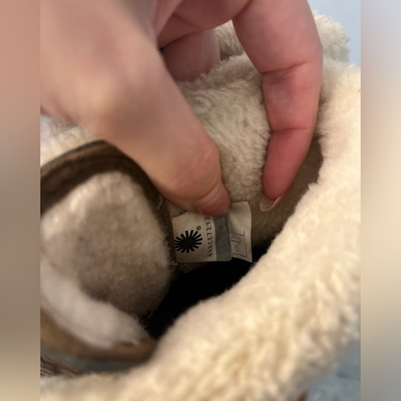 Kids uggs brutte winter boots size 2 - Picture 3 of 7